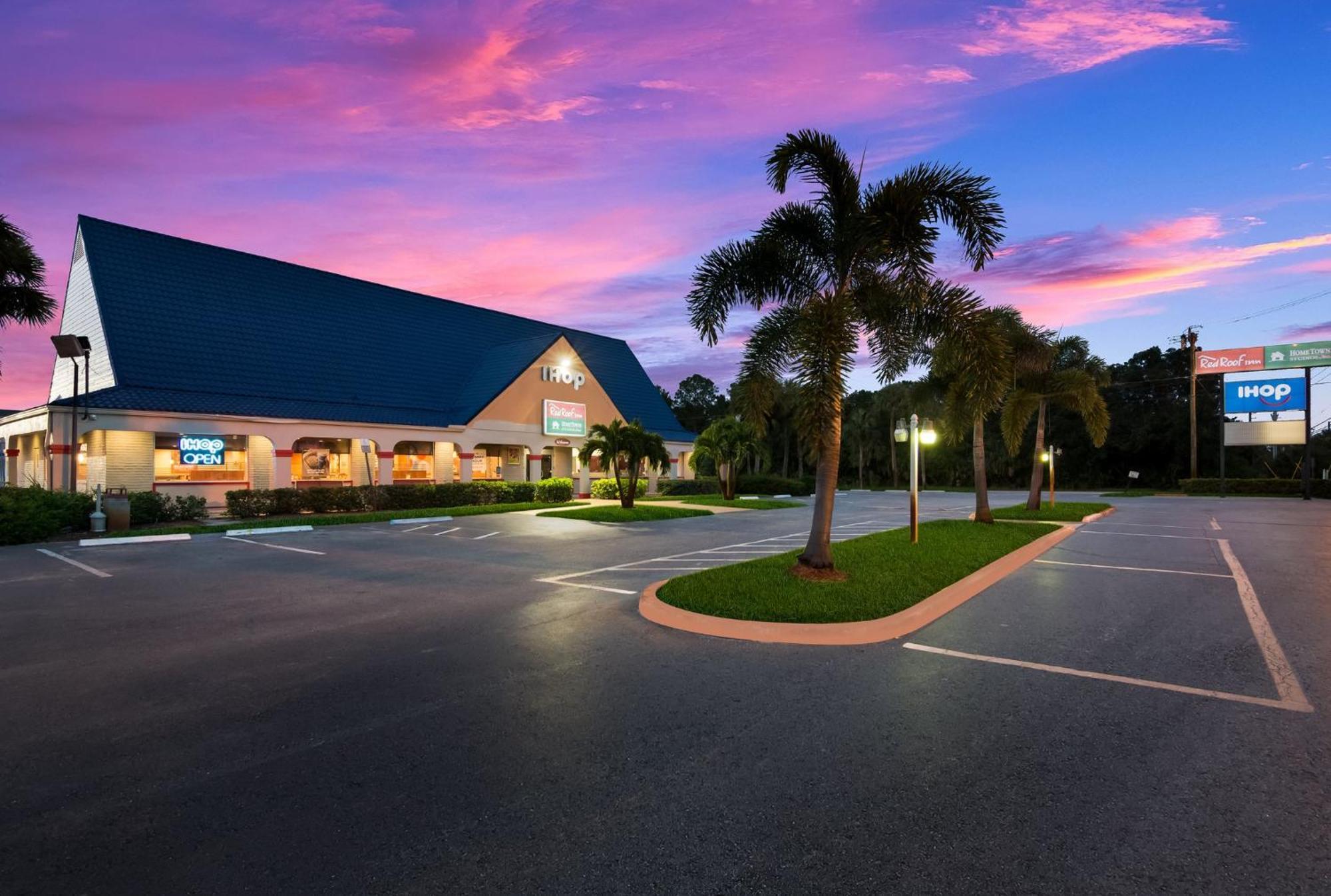 Hometowne Studios By Red Roof Vero Beach - I-95 Extérieur photo